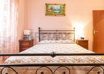 Camera / camera da letto - Four-room apartment Via Bronte
 
81, Roma - photo 16
