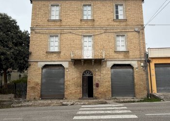 Foto 1 - Casa semi indipendente via Roma
 
48-50-52, Acquaviva Picena - foto 1