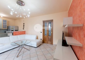 Foto 2 - Trilocale Via Leonardo da Vinci
 
23, Isorella - foto 2