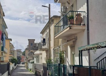 Edificio all\'aperto - Three-room apartment traversa conte
 
15, Minturno - photo 1