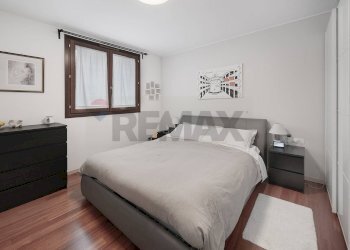 Camera / camera da letto - Four-room apartment Via Monte Cervino
 
50, Brugherio - photo 11