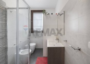 Bagno - Four-room apartment Via Monte Cervino
 
50, Brugherio - photo 13