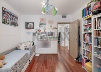 Camera / camera da letto - Four-room apartment Via Monte Cervino
 
50, Brugherio - photo 16