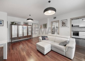 Soggiorno - Four-room apartment Via Monte Cervino
 
50, Brugherio - photo 28