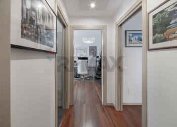 Hall / corridoio - Four-room apartment Via Monte Cervino
 
50, Brugherio - photo 32