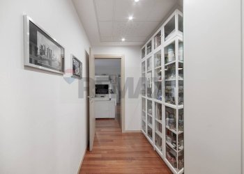 Hall / corridoio - Four-room apartment Via Monte Cervino
 
50, Brugherio - photo 42