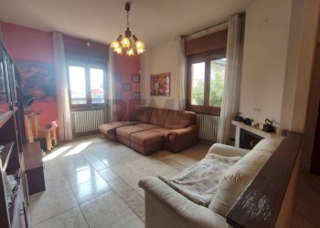 Soggiorno - Villa via mascetti, San Fermo della Battaglia - foto 13