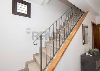 Scale - Casa indipendente Via Salvatore
 
16, Ragusa - foto 18