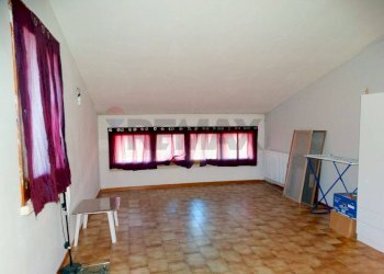 Stanza vuota - Villa VIA MARECCHIA
 
3, Ragusa - foto 21
