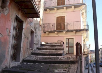 Edificio all\'aperto - Casa indipendente C.so Umberto
 
88, Monterosso Almo - foto 2