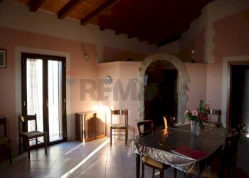 Sala da pranzo - Casa indipendente C.so Umberto
 
88, Monterosso Almo - foto 12