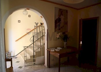 Scale - Casa indipendente C.so Umberto
 
88, Monterosso Almo - foto 39