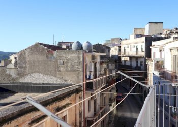 Edificio all\'aperto - Casa indipendente C.so Umberto
 
88, Monterosso Almo - foto 43