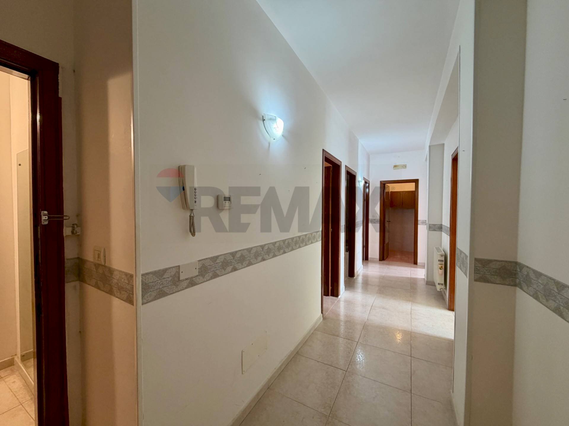 Hall / corridoio - Quadrilocale Via Archimede
 
468, Ragusa - foto 2