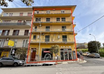 Edificio all\'aperto - Quadrilocale Via Archimede
 
468, Ragusa - foto 1