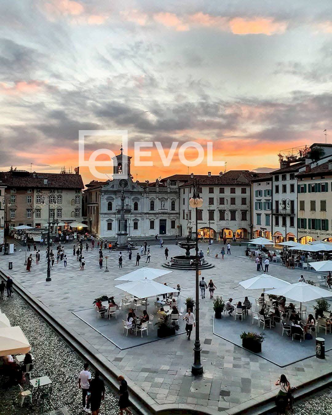 Foto 1 - Attività Commerciale piazza San Giacomo, Udine - foto 1