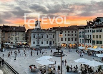 Foto 1 - Attività Commerciale piazza San Giacomo, Udine - foto 1