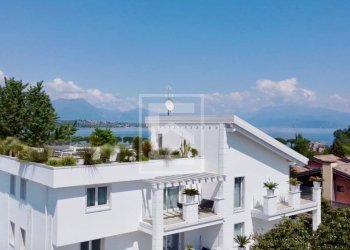 Foto 1 - Hotel via Vo', Desenzano del Garda - foto 1