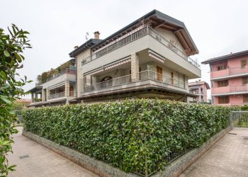 Casa all\'aperto - Trilocale Via Padre Marengoni
 
29, Trezzano Rosa - foto 1