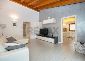 Sala da pranzo - Trilocale Via Padre Marengoni
 
29, Trezzano Rosa - foto 3