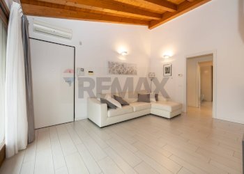 Soggiorno - Trilocale Via Padre Marengoni
 
29, Trezzano Rosa - foto 8