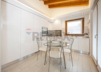 Sala da pranzo - Trilocale Via Padre Marengoni
 
29, Trezzano Rosa - foto 10