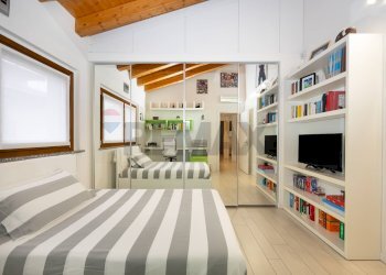 Camera / camera da letto - Trilocale Via Padre Marengoni
 
29, Trezzano Rosa - foto 30