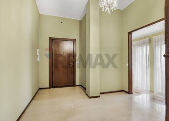 Hall / corridoio - Trilocale VIA SAN LUCA
 
10, Milano - foto 17