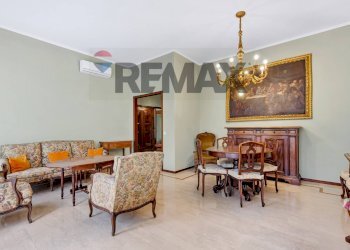 Sala da pranzo - Trilocale VIA SAN LUCA
 
10, Milano - foto 29