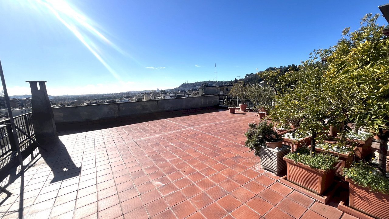 Three-room apartment Via degli Orti della Farnesina, Roma - photo 1