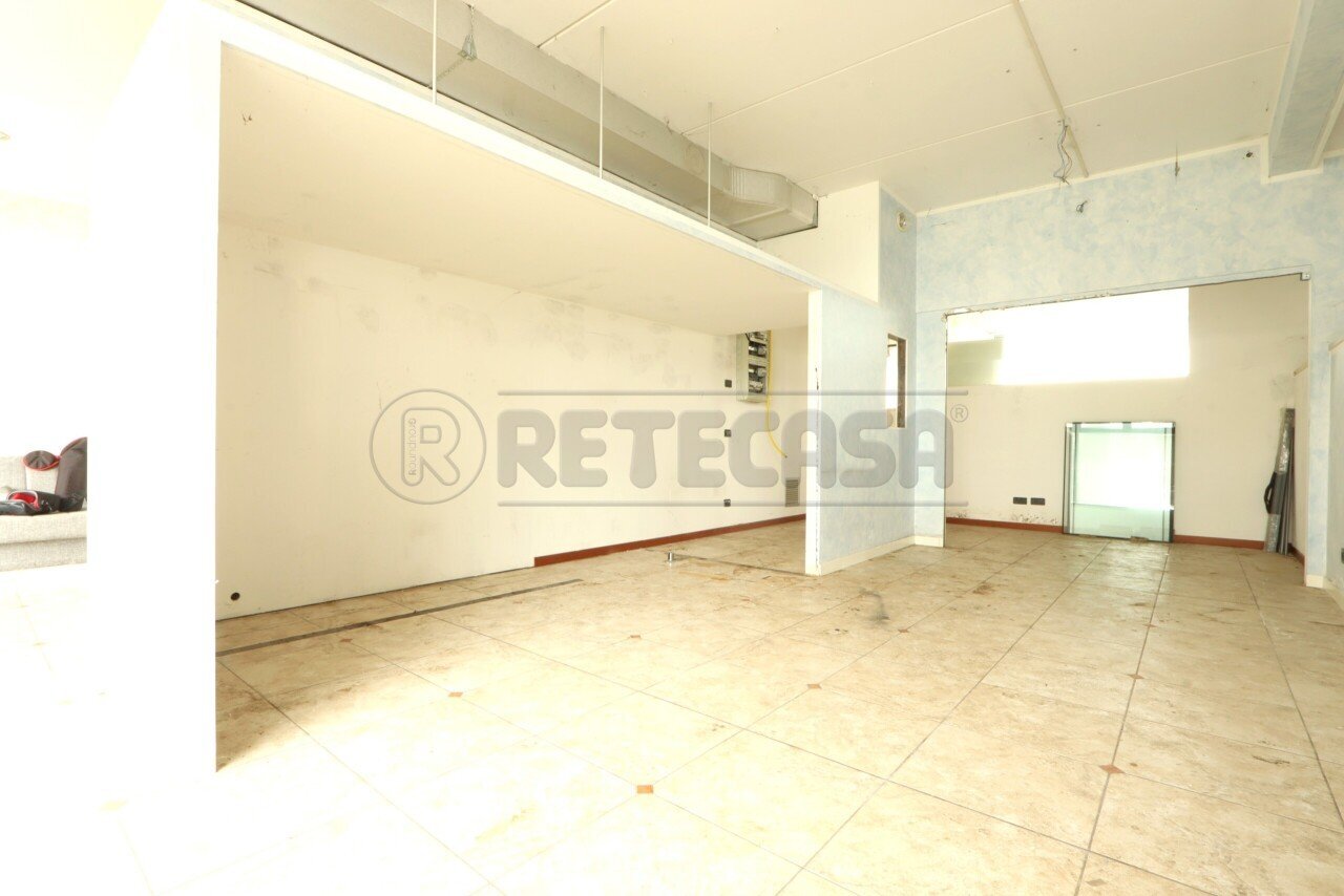 IMG_5651.JPG - Commercial Premises via dal ponte 228, Torri di Quartesolo - photo 1