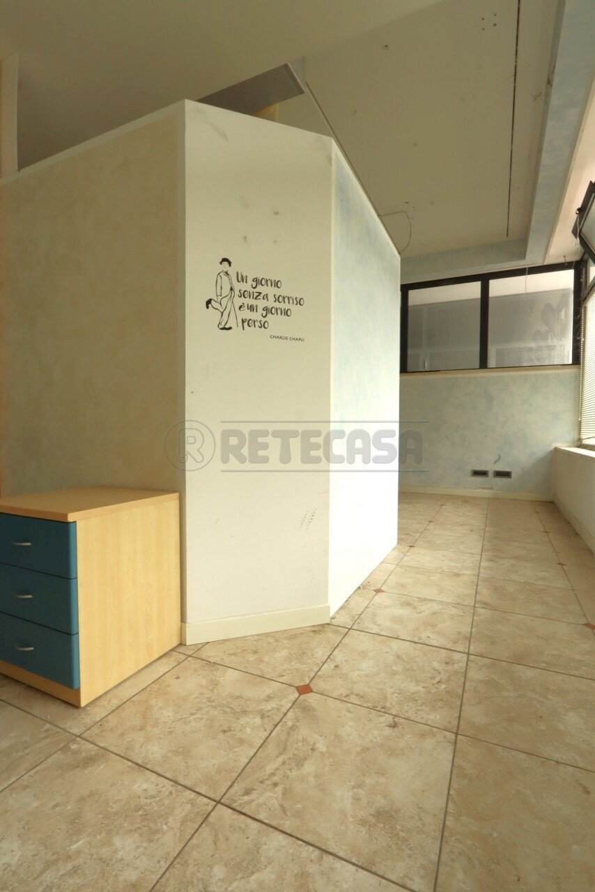 IMG_5643.JPG - Commercial Premises via dal ponte 228, Torri di Quartesolo - photo 2