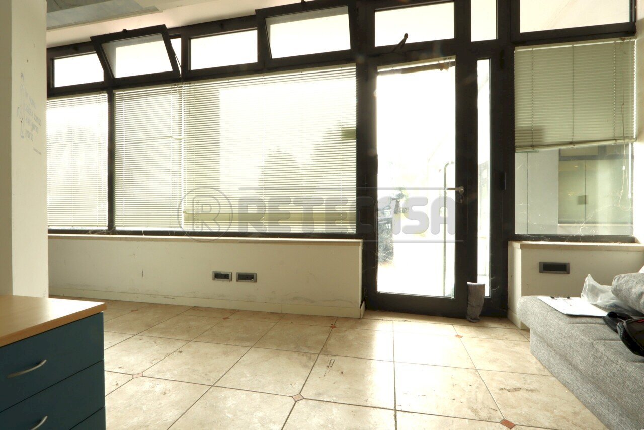 IMG_5644.JPG - Commercial Premises via dal ponte 228, Torri di Quartesolo - photo 3