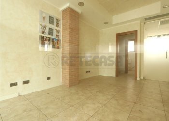 IMG_5645.JPG - Commercial Premises via dal ponte 228, Torri di Quartesolo - photo 4