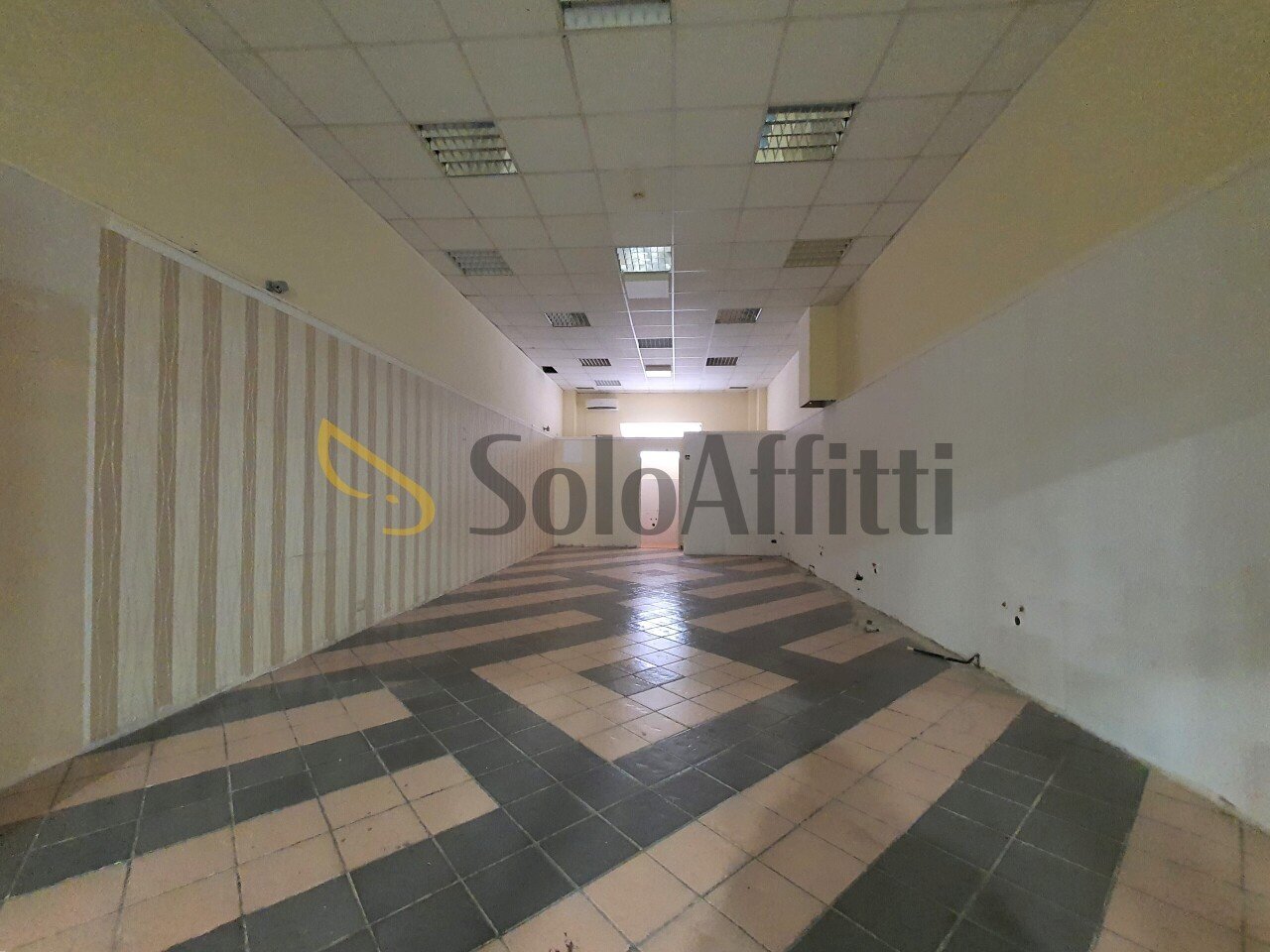 20260115_111905.jpg - Locale Commerciale Viale Magna Grecia 188, Catanzaro - foto 3