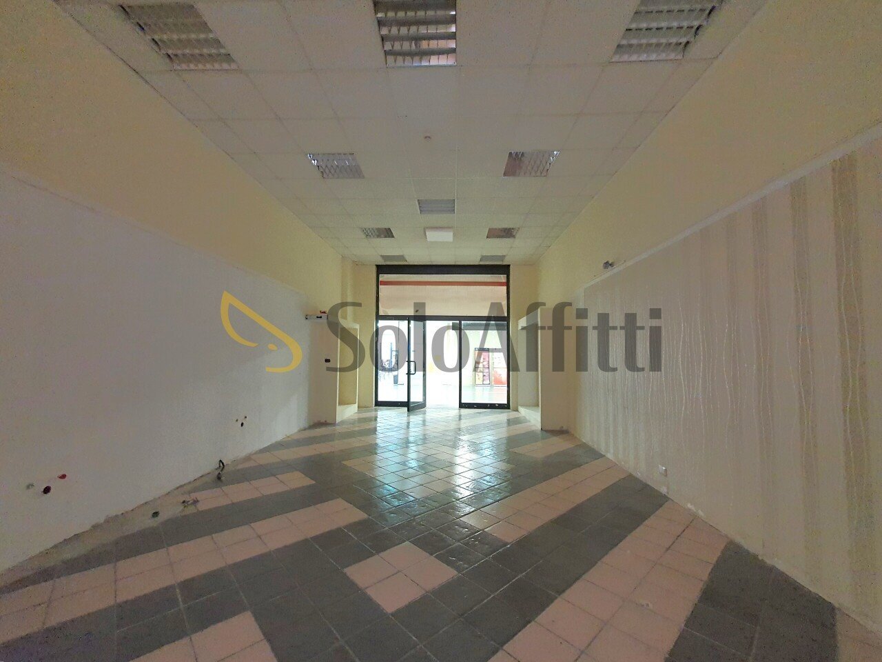 20260115_111953.jpg - Locale Commerciale Viale Magna Grecia 188, Catanzaro - foto 2