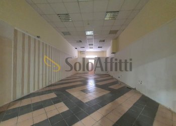 20260115_111905.jpg - Locale Commerciale Viale Magna Grecia 188, Catanzaro - foto 3