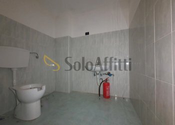 20260115_112054.jpg - Locale Commerciale Viale Magna Grecia 188, Catanzaro - foto 5