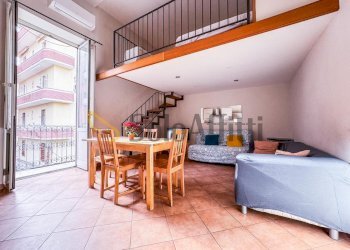 Soggiorno - Bilocale Via Gian Lorenzo Bernini, Napoli (zona Vomero) - foto 2