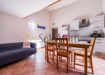 Soggiorno con cucina - Bilocale Via Gian Lorenzo Bernini, Napoli (zona Vomero) - foto 6