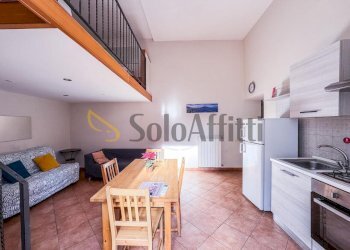 Soggiorno con cucina - Bilocale Via Gian Lorenzo Bernini, Napoli (zona Vomero) - foto 7