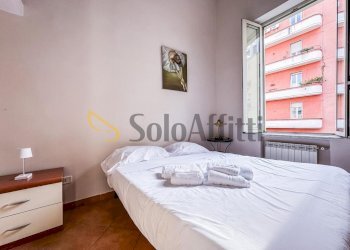 Camera da letto - Bilocale Via Gian Lorenzo Bernini, Napoli (zona Vomero) - foto 11