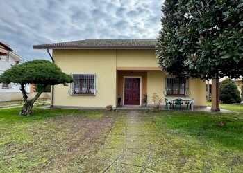 PHOTO-2026-02-05-10-29-28 (2).jpg - Villa Via Pietro Nenni, Bosaro - foto 1