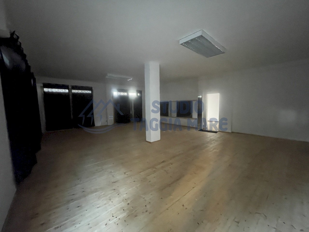 IMG_5699.JPG - Magazzino Taggia - foto 2