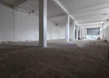 WhatsApp Image 2026-02-07 at 12.46.13 (7).jpeg - Locale Commerciale Tremestieri Etneo - foto 5