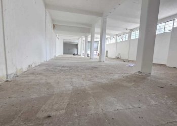 WhatsApp Image 2026-02-07 at 12.46.14 (1).jpeg - Locale Commerciale Tremestieri Etneo - foto 7