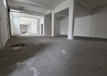 WhatsApp Image 2026-02-07 at 12.46.14 (5).jpeg - Locale Commerciale Tremestieri Etneo - foto 10