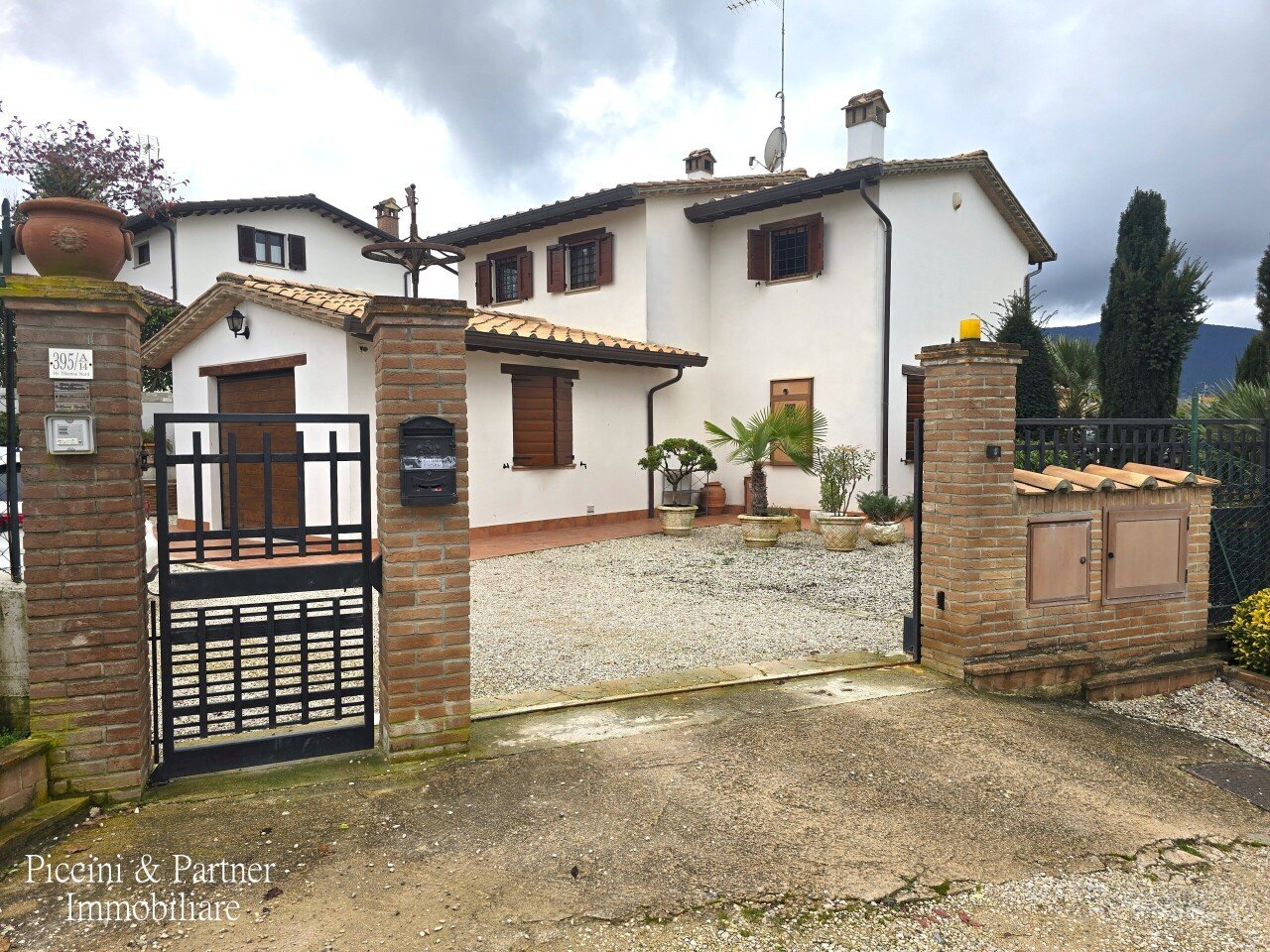 01.jpg - Villa Strada Tiberina Nord 395, Perugia - foto 1