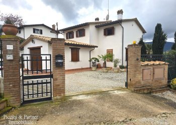 01.jpg - Villa Strada Tiberina Nord 395, Perugia - foto 1