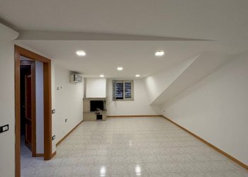 1.jpg - Four-room apartment Via della Dogana 25, Monterotondo - photo 1